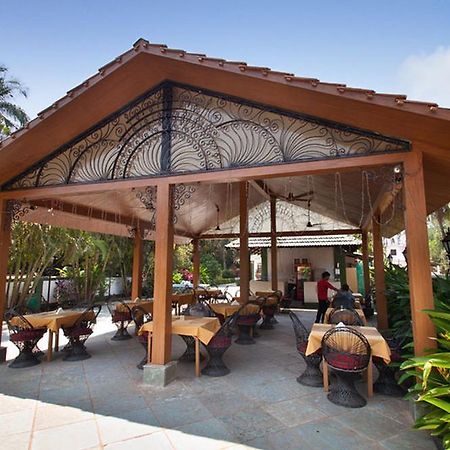 Sea Mist Beach Resort Candolim Exterior photo
